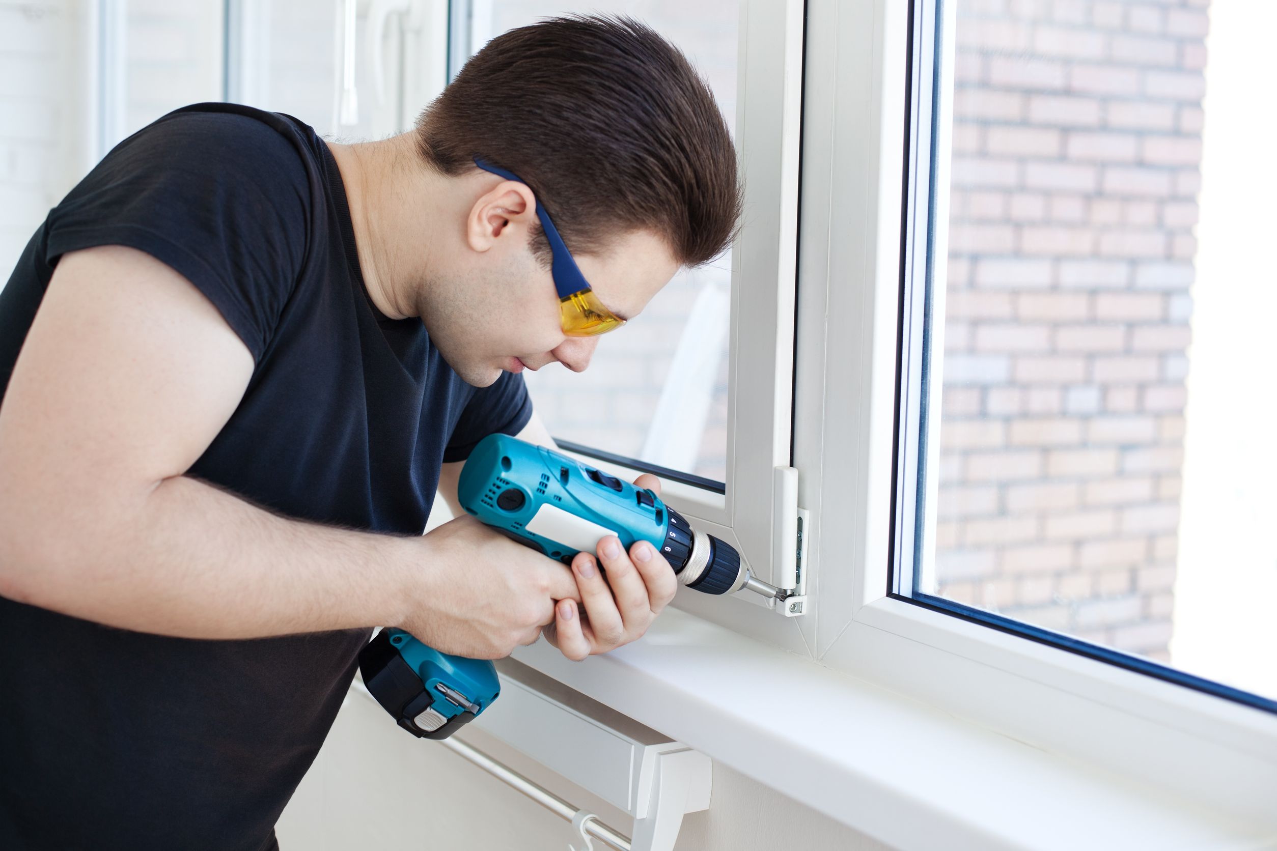 When To Repair Or Replace Your Windows In Bloomington IL